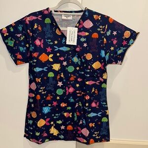 Fish scrub top